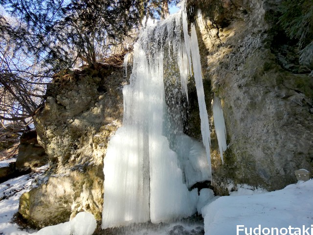 不動の滝氷柱